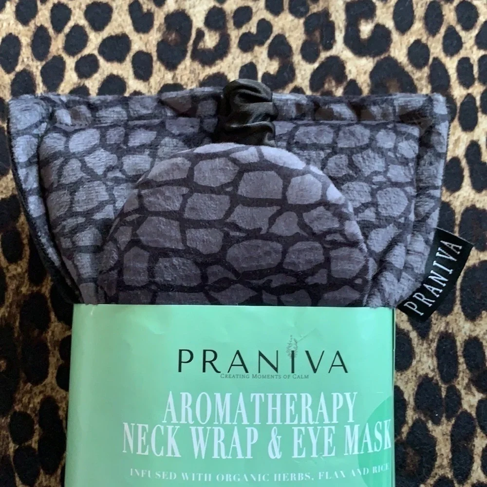 Brand New Praniva Aromatherapy Microwavable Neck Wrap & Weighted Eye Mask